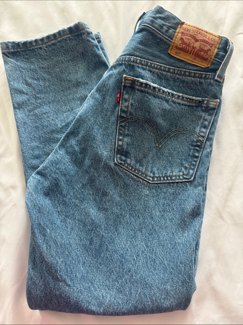 Levi’s 501® Original Cropped Size 26x26 Medium Wash EUC Straight High Rise